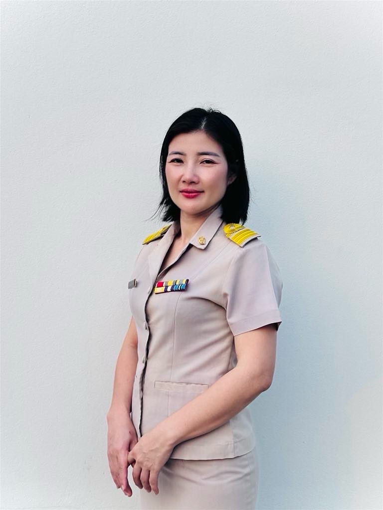 17 นางเนตรนภา เลิศปุญชรัศมิ์